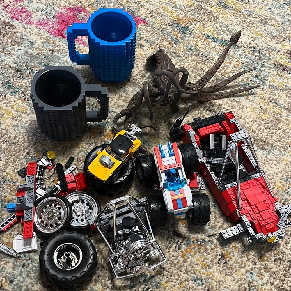 Mega Bloks Building Set with Cars, Kraken and mugs